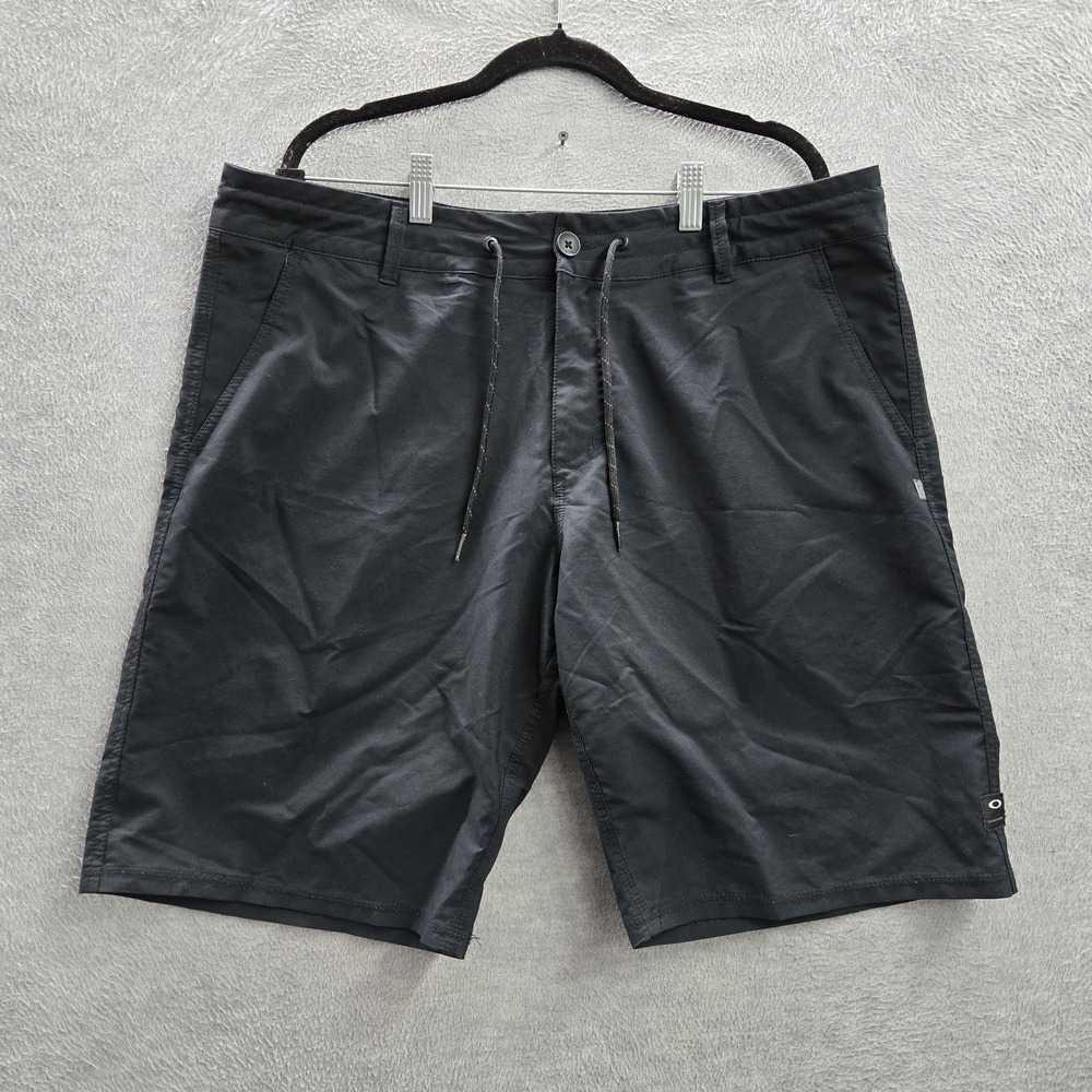 Oakley Men Shorts 38 Black Button 10" Inseam